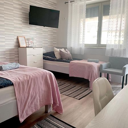 Szélrózsa apartmanház Velence Exterior foto