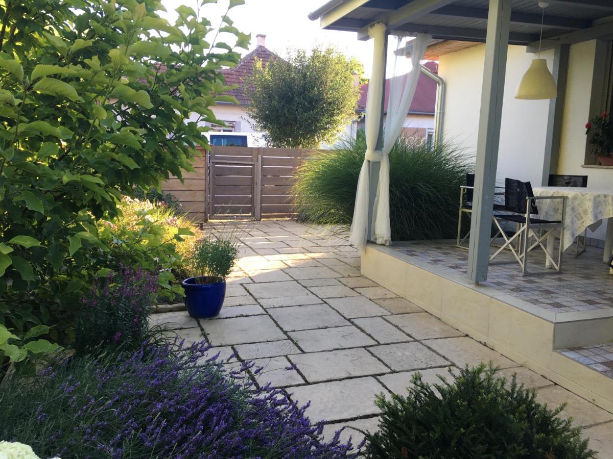 Szélrózsa apartmanház Velence Exterior foto