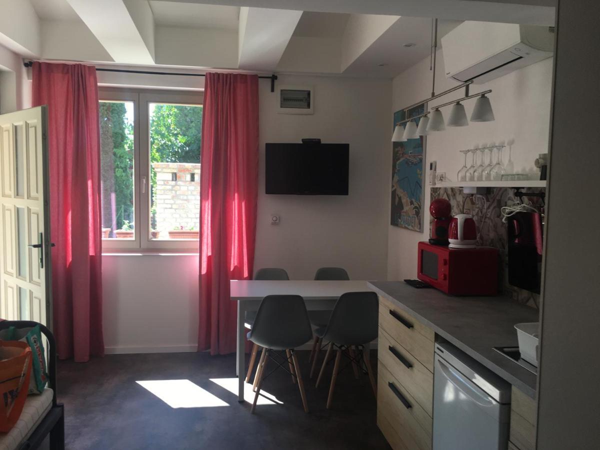 Szélrózsa apartmanház Velence Exterior foto